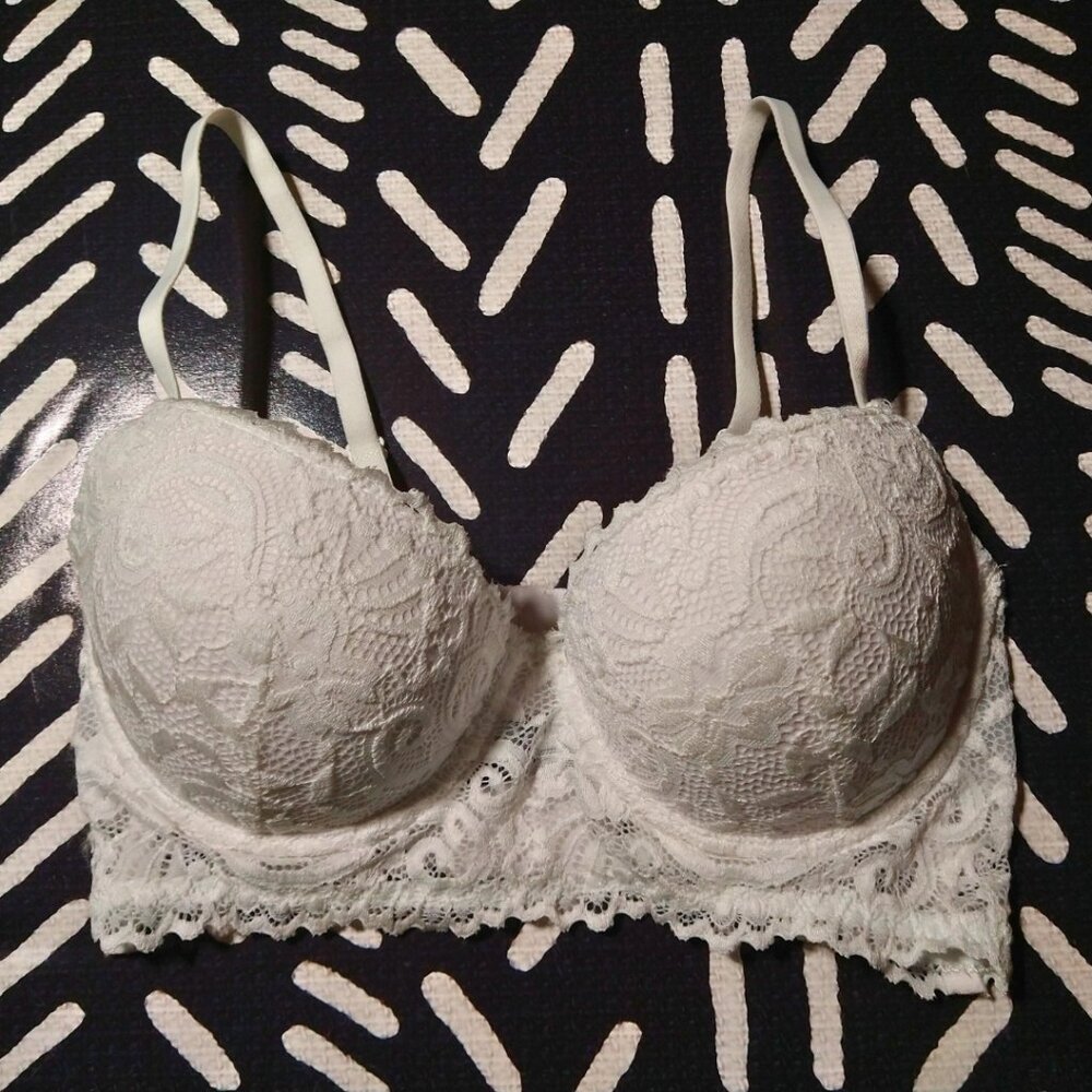 International Intimates White Lace Bra